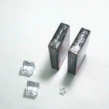 55张收藏版照片卡片套装，以韩国流行男团BT为主题，设计灵感源自歌曲《Permission To Dance》，适合情人节、婚礼和粉丝聚会等场合。 - 彩色 - 查看 3