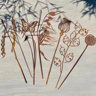 7pcs Rusty Metal Floral Decor | Classic Outdoor Garden Decoration | No Power Needed | Earthy Tone Surface | Ideal For Garden And Yard, Garden Decor | Whimsical Metal Floral Decor Design | Distressed Effect