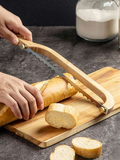 1把锯齿面包刀，木柄法棍切割锯，适用于家庭烘焙