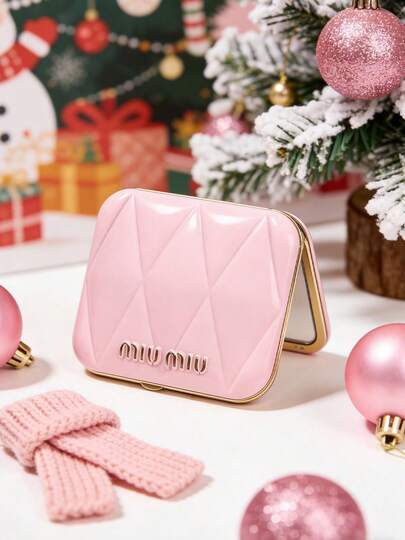 Miu Miu مرآة مكياج فاخرة مبطنة باللون الوردي، مستوحاة من ميو ميو، مرآة زينة محمولة ذات وجهين عالية الجودة، مرآة مكياج صغيرة أنيقة للاستخدام اليومي، ضروريات مكياج للسفر عصرية، هدية عيد ميلاد مثالية لعشاق المكياج