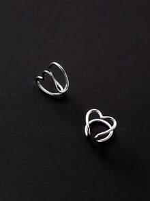 1只925纯银心形夹式耳环，无需耳洞即可佩戴，简约优雅设计，适合日常佩戴。 - 單隻耳夾 - 查看 5