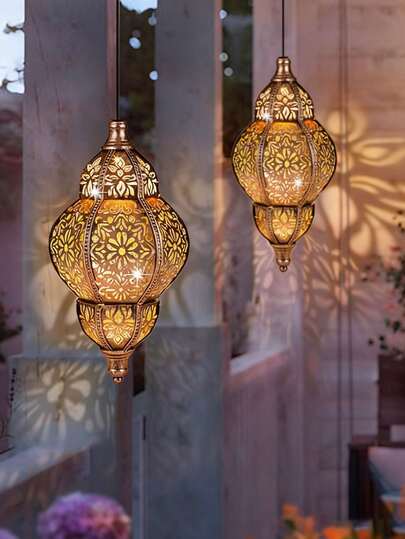1pc Hanging Outdoor Solar Lantern, Metal Moroccan Style Waterproof Solar Lantern, Wrought Iron Garden Lamp With Hook, Shadow Effect Vintage Decor, Suitable For Park, Patio, Backyard, Porch Lighting