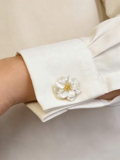 1 pieza Gemelos con diseño floral, Conjunto de broche y botón para mujer, Broche de moda de alta gama, Clip de ramo de camelias, Clip de corbata, Accesorio de mujer, Conjunto de gemelos de ropa de lujo y elegante para mujer, Adecuado para uso diario, Regalo para amigos, Regalo para pareja, Regalo para familia