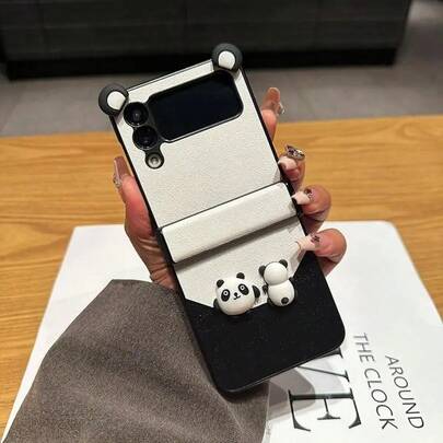 黑白拼接皮革3D熊猫折叠手机壳，适用于三星Galaxy Z Flip3 5G/Galaxy Z Flip 4 5G/Galaxy Z Flip 5 5G/Galaxy Z Flip 6 5G/Galaxy Z Flip 7 5G，可爱卡通折叠屏幕保护膜