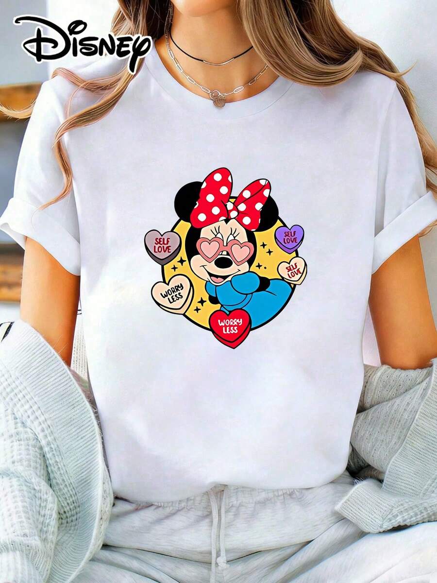 The Disney Minnie Mouse Graphic Tee Short Sleeve Round Neck Casual T-Shirt For Women Is Perfect For Taking Photos At Disneyland, As A Travel Souvenir, For Everyday Casual Wear, Or For Matching Family Outfits. It Also Makes An Ideal Valentine's Day Gift For Friends And Family. A New Spring Style For Women, It's Comfortable And Skin-Friendly, Suitable For Outdoor Wear. - 白色 - 查看 1