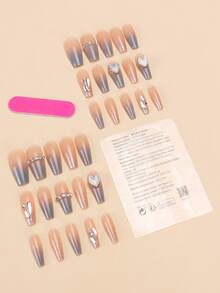 这款30片装中长棺材形美甲贴片套装，饰有浅蓝色珍珠母贝心形图案，助您轻松提升美甲造型。套装包含一盒凝胶和一盒贴片，适合派对、舞会和日常佩戴。 - 彩色 - 查看 2