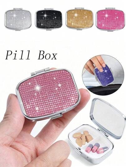 复古水钻印花药盒，多隔层便携式药盒，金属开合盖，多功能收纳盒，可存放药片、维生素和首饰。非常适合日常收纳、宿舍、办公室、返校礼物、圣诞礼物、节日礼物、母亲节礼物、教师节礼物、旅行必备品和家居装饰。