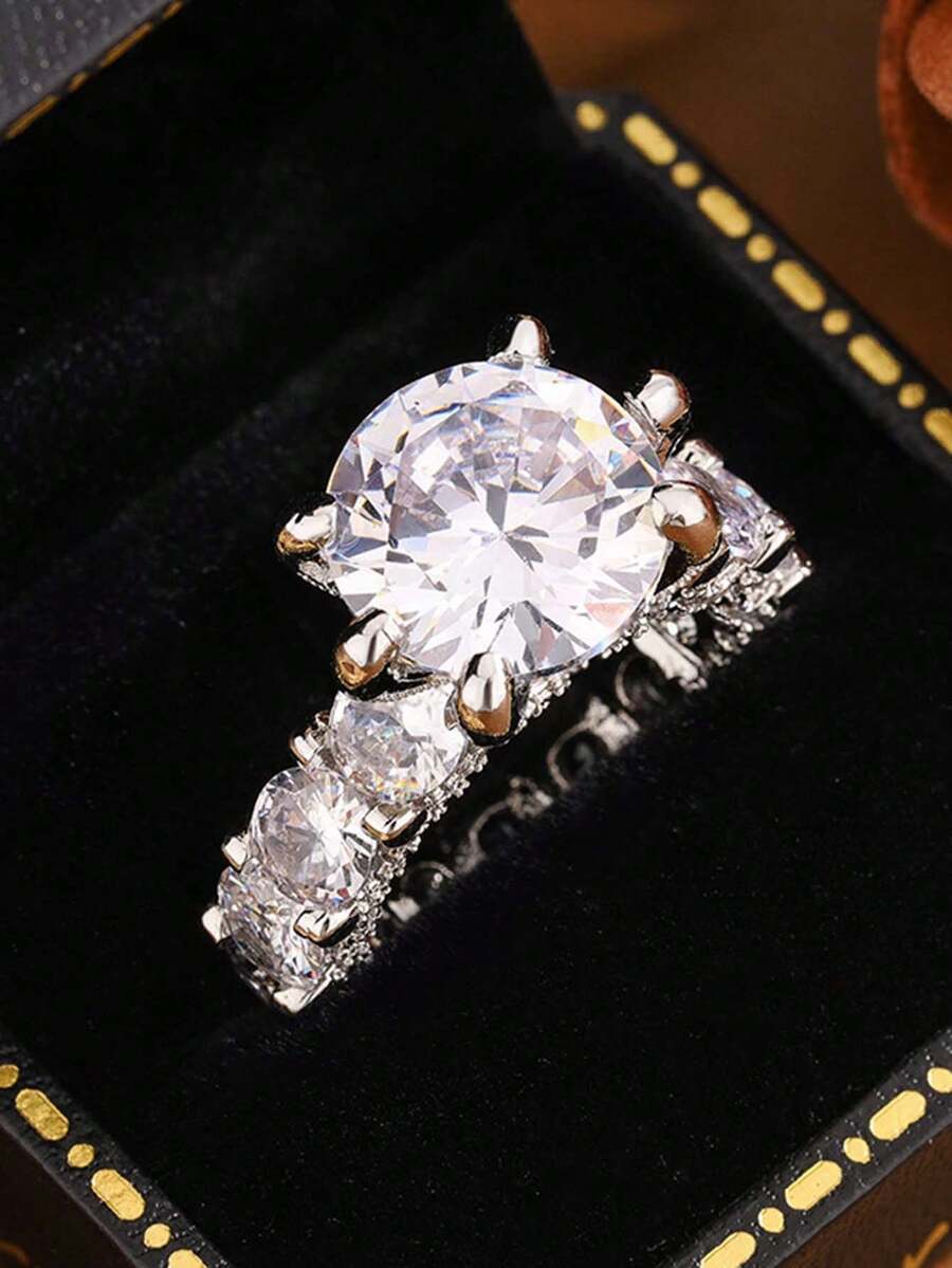 精美六爪圆形几何情侣戒指，合成立方氧化锆订婚/结婚礼物首饰 - 白色 - 查看 1