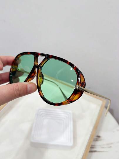1 pezzo Occhiali da uomo casual retrò stile aviatore con doppio ponte e montatura quadrata grande, con stampa leopardata verde, adatti per uso quotidiano, decorazione e fotografia di strada