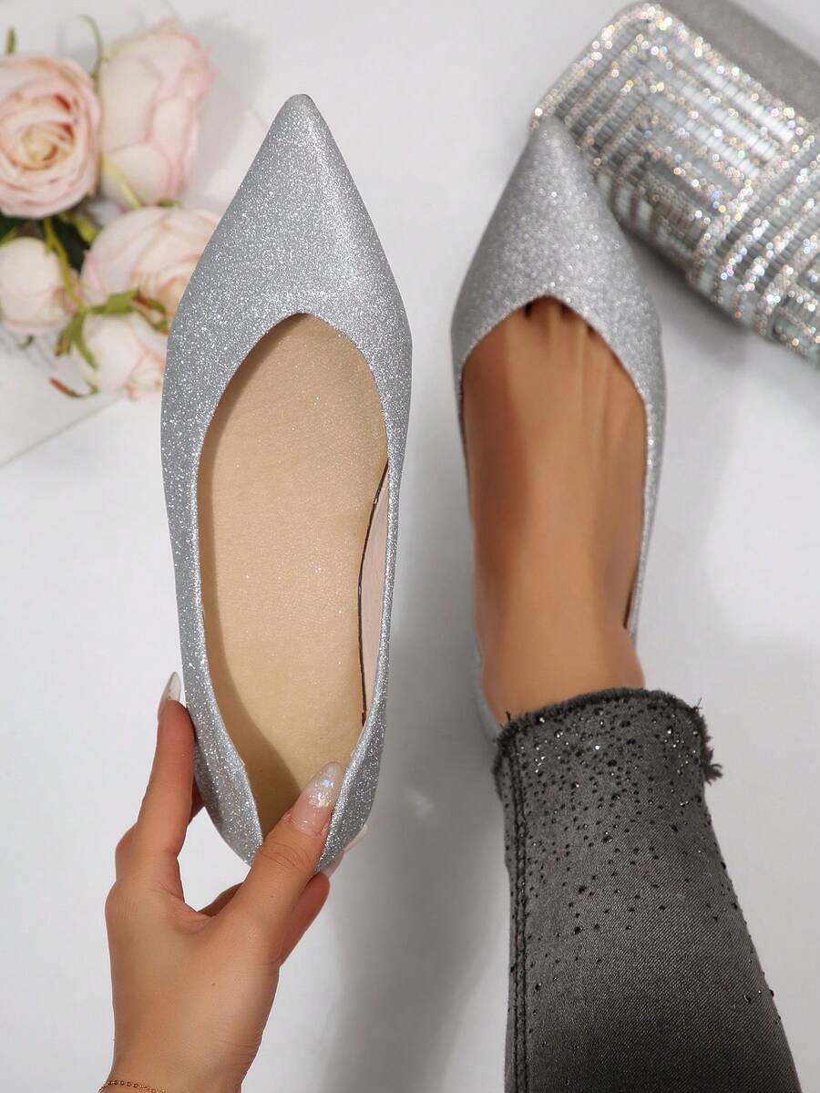 Mocassins plats classiques pour femmes, collection 2026, couleur unie. Design à la mode et plat, souples et légers, à enfiler, pour un confort optimal à la maison, au bureau, pour la marche, les voyages et les vacances. - Argent - Voir 1