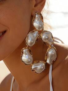 一对独特的复古不对称巴洛克风格仿珍珠耳环，奢华金属镶边耳环，适合女性佩戴，可用于派对、约会、晚宴、拍照等场合 - 金黃色+白色 - 查看 4