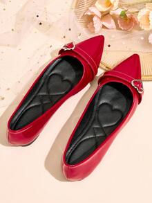 Lancio esclusivo: ballerine retrò francesi a punta, rosse, eleganti e versatili, suola morbida, alla moda ma confortevoli per tutto il giorno d'estate, nuove, minimaliste, slip-on, cinturino a forma di cuore, adatte per San Valentino, regali per la Festa della Mamma, matrimoni, feste, abbigliamento da ufficio (la taglia è piccola, le scarpe sono strette, si consiglia di ordinare una taglia in più) - Rosso - Visualizzare 4