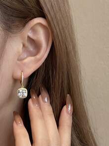 一对S925纯银心形扭纹吊坠耳环，时尚优雅的设计，是约会和派对的完美之选 - 璀璨時光耳環 - 查看 3