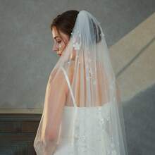 1pc Short Floral Pearl Bridal Veil, Elegant Minimalist Fashion Fingertip Veil For Photo, Bridesmaid Gift - Multicolor - View 4