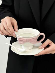 一套法式极简陶瓷咖啡杯碟，可爱少女蝴蝶结设计，宽口杯，适合早餐、牛奶、下午茶、咖啡，也适合餐厅、客厅、咖啡馆等场所，可作礼物。 - 彩色 - 查看 7