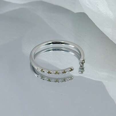 Anillo abierto de plata de ley 925 con diamante verde oliva, elegante y versátil para apilar en el dedo