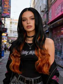 前卫的Y2K黑铜渐变假发：这款长款波浪假发采用引人注目的黑铜渐变色，完美展现2000年代初期的大胆、俏皮的时尚美学，是扮演标志性流行文化角色和打造Y2K风格角色扮演造型的理想之选。 - 黑棕色 - 查看 3