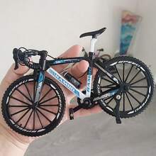 1pc 1:8 Scale Black Bicycle Assembly Model, Manual Assembly Black Racing Bicycle, Adult Desktop Toy, Office Prop, New Year Gift - Multicolor - View 7
