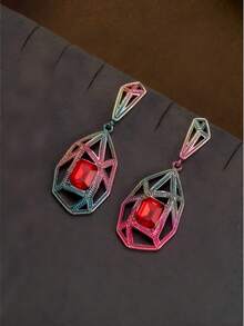 Un par de pendientes de moda personalizados con incrustaciones de cristal de colores degradados geométricos huecos de tres colores, adecuados para uso diario, fiestas, accesorios y regalos festivos para mujeres - Rojo - Ver 3