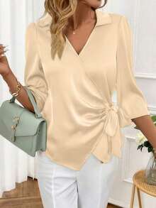 Áo kiểu nữ, thanh lịch, trang trọng, chất liệu satin màu trơn, phù hợp mặc hàng ngày, công sở, dành cho người trưởng thành, tay lỡ 3/4, cổ bẻ, kiểu dáng suông, có điểm nhấn xoắn, thích hợp cho mùa xuân. - Màu be - Xem 1