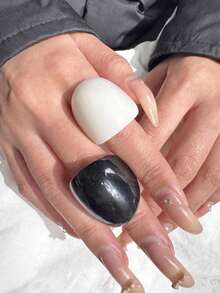 2pcs/Set Black & White Geometric Oversized Oval Resin Rings, Minimalist Elegant Women Daily Casual Jewelry, Versatile For Holiday Party - Multicolor - View 2