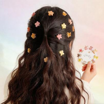 10 件装巧克力哑光简约公主风发夹套装，可爱迷你尺寸。款式多样，包括皇冠、爱心、花朵、蝴蝶等。适合女孩佩戴。可用于打造 Y2K 风格。也可用于刘海造型。适合日常和派对造型。也适合户外活动。