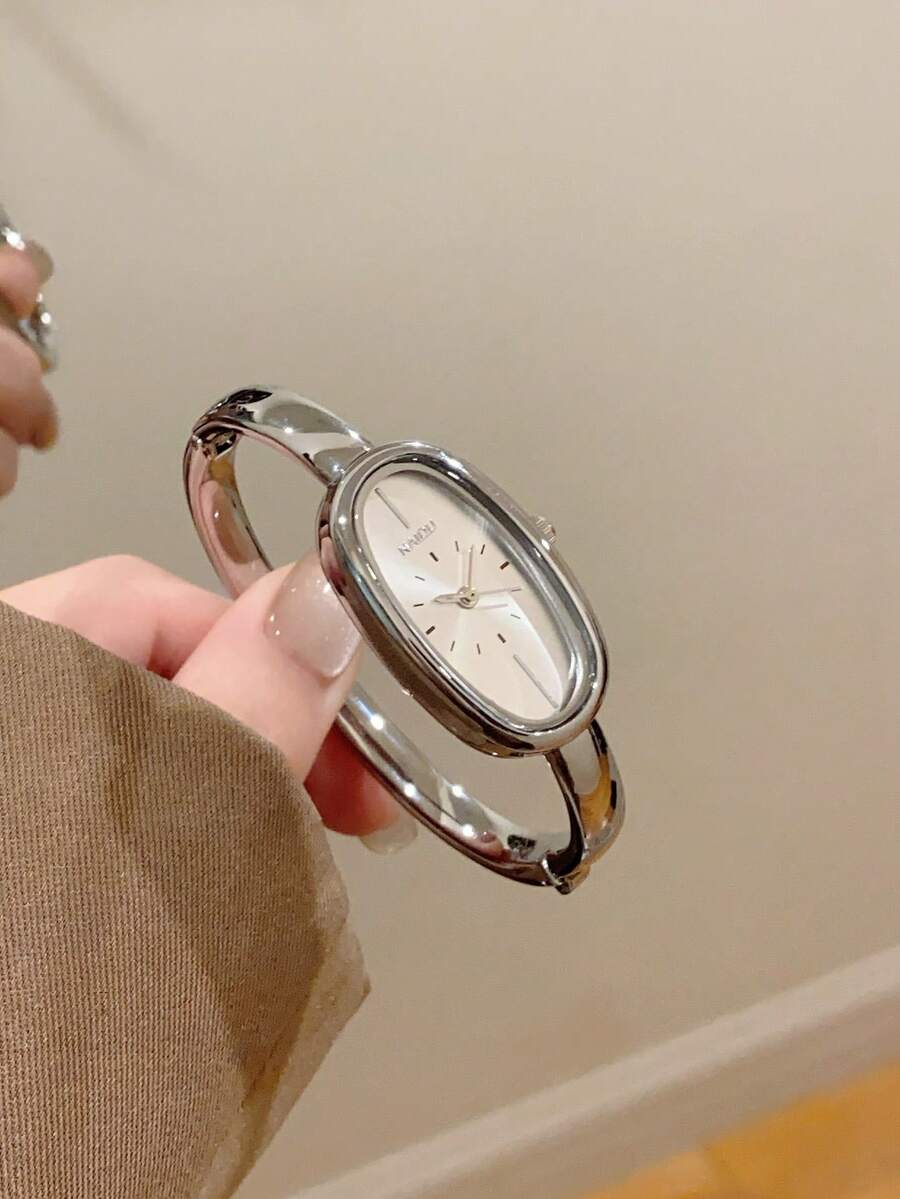1枚金色椭圆形女士石英表,优雅时尚,适合日常佩戴、生日/毕业礼物、休闲聚会和派对等场合。 - 銀色 - 查看 1