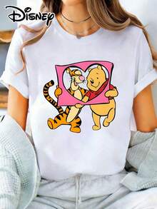 This Women's Disney Winnie The Pooh And Tigger Heart Graphic Cotton Casual Round Neck Short Sleeve T-Shirt Is Perfect For Taking Photos At Disneyland, As A Travel Souvenir, For Everyday Casual Wear, Or For Matching Family Outfits. It's Also An Ideal Valentine's Day Gift For Friends And Family. A New Spring Style, This Women's Clothing Is Comfortable And Skin-Friendly, Suitable For Outdoor Wear. - trắng - Xem 1