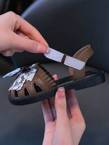 Sandal Pita Lucu untuk Anak Perempuan, Cocok untuk Aktivitas Luar Ruangan, Pantai, dan Dalam Ruangan, Serbaguna dan Modis untuk Balita dan Bayi - Coklat - View 8