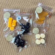 1个甜美水果！迷你蓝莓毛绒玩具，缓解压力的最佳伴侣。释放蓝莓的魔力，迷你水果毛绒玩具，随时随地玩耍！礼物，适合多动症患者，迷你软萌玩具 - 彩色 - 查看 10