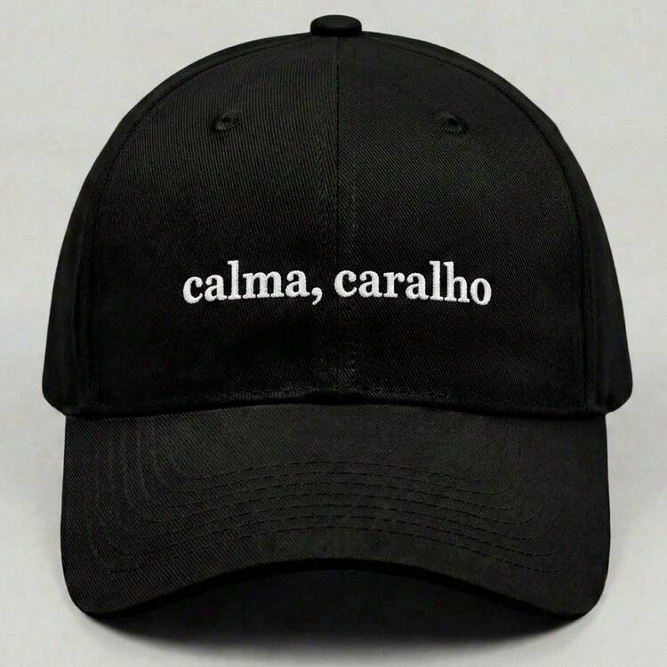 Boné Bordado Calma Caralho Unissex Aba Curva Ajustável Fivela Moda Casual Streetwear Premium Dia Dia - Preto - Visão 1