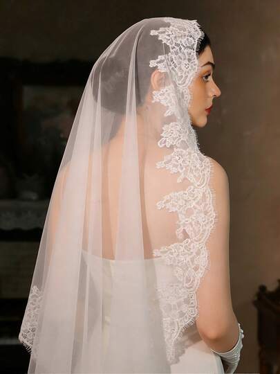 1pc Vintage Ethereal Bridal Veil, Lace Eyelash Design, Single Layer Wedding Photography Headpiece