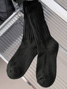 女士秋冬舒适少女风罗纹过膝袜，纯色基础款黑白配色，适合搭配高筒靴/鞋子，营造慵懒随性风，是外出、音乐节、婚礼等场合的必备单品。 - 灰色 - 查看 7