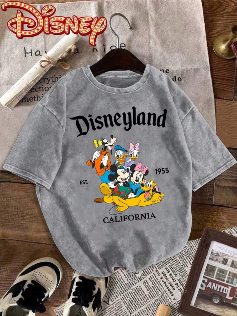 Authorized By Disney Character Group Portrait With Disneyland CALIFORNIA EST1955 Theme Creative Print Stylish Oversized Vintage T Shirt Street Style 2026 Spring Summer Retro Fashion Lovers Popular Vintage Crew Neck T Shirt - 灰色 - 查看 1