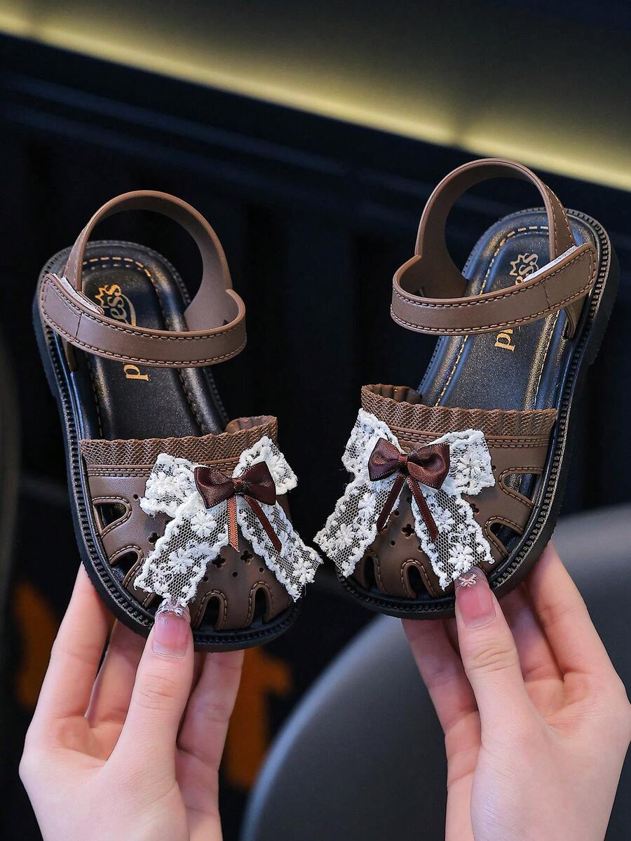 Sandal Pita Lucu untuk Anak Perempuan, Cocok untuk Aktivitas Luar Ruangan, Pantai, dan Dalam Ruangan, Serbaguna dan Modis untuk Balita dan Bayi - Coklat - View 1