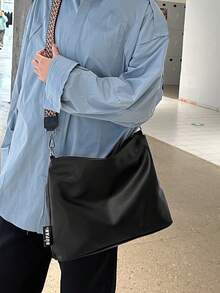 Large Capacity Tote Bag, Black Shoulder Crossbody Bag, Fitness Niche, Light Luxury Street Computer Bag - Black - View 1