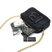 Luxuriously Inspired, Padded Nylon Crossbody Bag. Minimalist, Casual Women's Handbag. Shoulder Bag With Alphabet Print. - Nhãn đen màu xanh hoàng gia - Xem 2