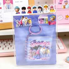 这款2026新款男士团体吊坠笔记本是一款热门的漫画、卡通和动漫周边产品。它采用极具美感的吊坠设计，内页光滑易写，轻巧便携。 - 彩色 - 查看 2