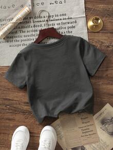 1 pieza Camiseta de manga corta de cuello redondo básica para niños pequeños/bebés con estampado de gráfico de dibujos animados, lema y letra, casual y de moda - Gris Oscuro - Ver 4