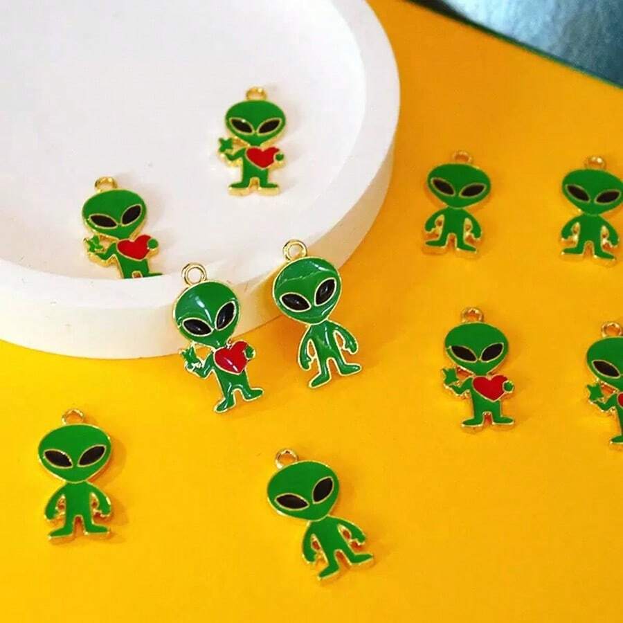 5/10 chiếc mặt dây chuyền hình trái tim đỏ bằng hợp kim dễ thương, hình người ngoài hành tinh hoạt hình và yêu tinh xanh, phụ kiện làm trang sức DIY. - Nhiều màu - Xem 1