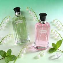 100毫升花果香氛喷雾，是庆祝活动、旅行和约会的必备之选。这款空气清新剂采用天然萃取物制成，持久留香，散发迷人香气。优雅的花果香调适合室内外使用，是约会、派对、度假和家庭聚会的理想之选。它也是馈赠同事、朋友、家人和爱人的完美礼物。 - 多款式 - 查看 3