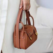 New Women's Handbag Made Of Genuine Leather With A High-End Feel, Crafted From Top-Layer Cowhide, Suitable Both Hand-Carrying And Shoulder-Carrying.It's A Niche, Large-Capacity, Simple And Stylish Bag Commuting, Offering A Of Light Luxury And Sophistication Women - 亞麻藍[金扣] - 查看 3