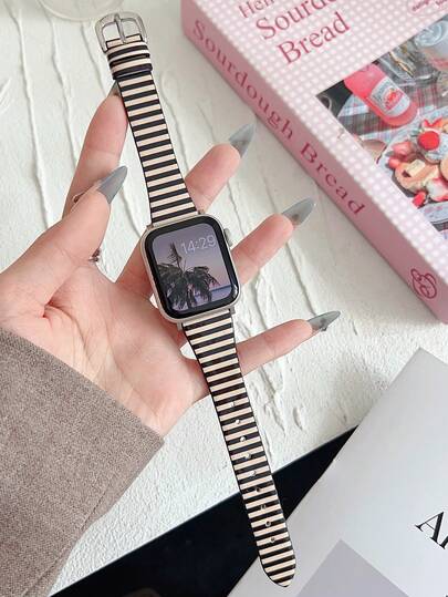 1pc Fashion Classic Striped PU Leather Strap Bands Compatible With Apple Watch Band 38mm 40mm 41mm 4mm 44mm 45mm 49mm (S10 42)Mm (S10 46)Mm Women,Cute And Fresh Printed Leather Bands Compatible With Iwatch Series 11 Ultra 3 SE3 Ultra 2 S10 SE2 9 8 7 SE 6 5 4 3 2 1