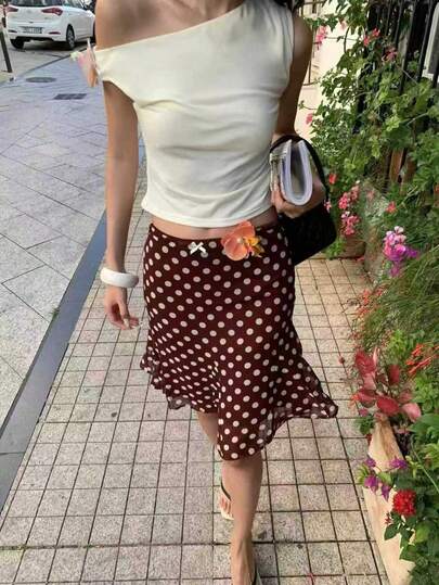Chân váy chữ A dài ngang gối kiểu Pháp cổ điển chấm bi đỏ đậm, kiểu dáng thanh lịch, đa năng dành cho nữ, thích hợp mặc thường ngày vào mùa xuân.