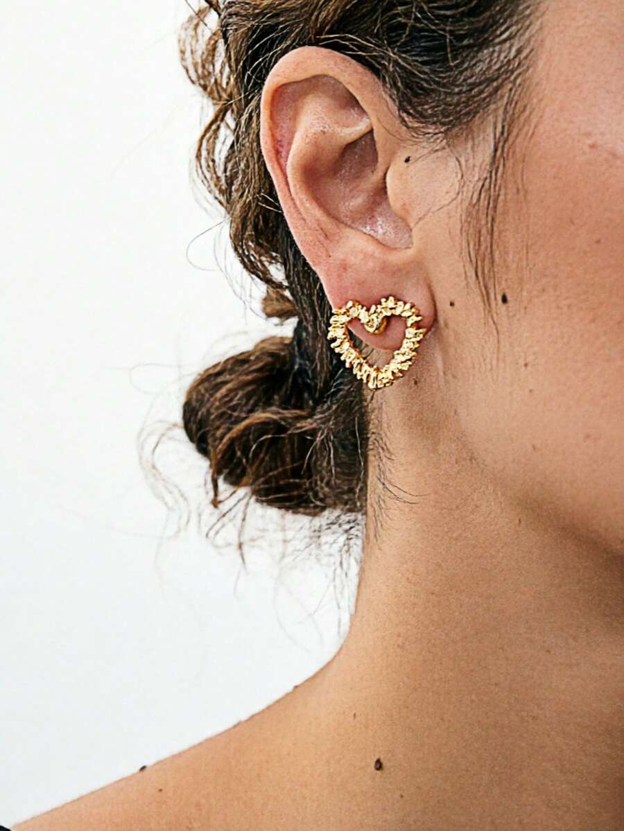 1 Pair Minimalist Heart-Shaped Earrings, Delicate & Versatile For Daily Casual And Commute Wear - Gold - View 1