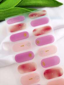 1 片柔和粉色调全覆盖美甲贴，采用粉紫色渐变、淡粉色晕染、细闪和金属金色点缀，持久耐用且不易脱落，适合日常通勤、约会和下午茶。 - 彩色 - 查看 7