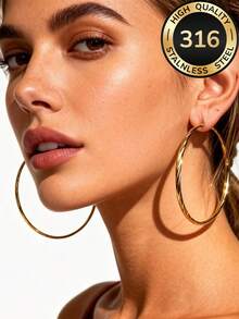 1对极简金色编织圆环耳环，采用优质316不锈钢材质，高级扭曲设计，低过敏性且不易褪色，醒目的大号耳环，简约优雅，适合日常佩戴或参加派对，是女士珠宝配饰，派对必备单品，也是情人节、周年纪念日或生日送给女孩的精致礼物之选。 - Silver twisted large hoop - 查看 2