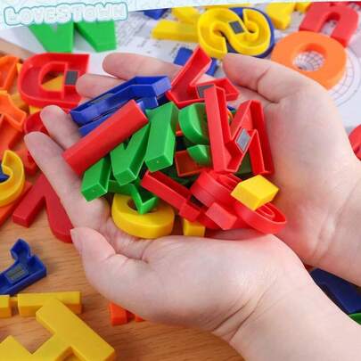 26-78片磁性英文字母数字冰箱贴，彩色塑料材质，适用于家居装饰、房间装饰，包含ABC、123词汇，涵盖拼写、计数、大小写字母。