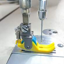 1pc Plastic Roller Presser Foot, Suitable For Sewing Machines - For Narrow, Thick And Thin Fabrics, Ideal For Curtains And Down Jackets - One Yellow Roller Presser Foot - View 4