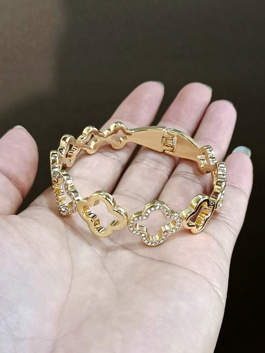 1件独特手镯，金色手镯，四叶草镂空水钻开口手镯，奢华优雅风格，女士理想之选 - 金色 - 查看 1